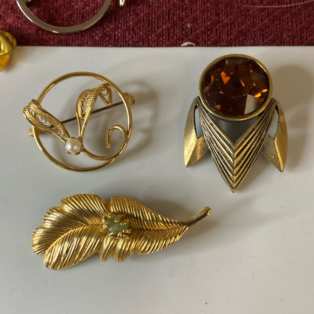 Vintage Brooch ur choice  listing for live